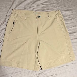 Free Fly Athletic Khakis shorts. Men’s Large. 7in inseam